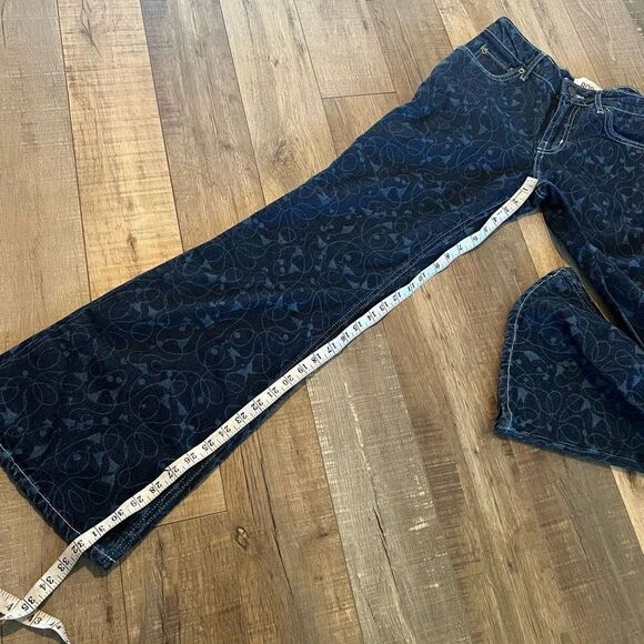 Urban Outfitters BDG Low Rise Flare
Jeans Women's Size 27 Dark Wash
Print - Picture 8 of 13